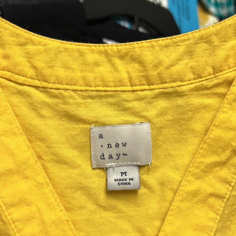 Yellow Top - Picture 4 of 5